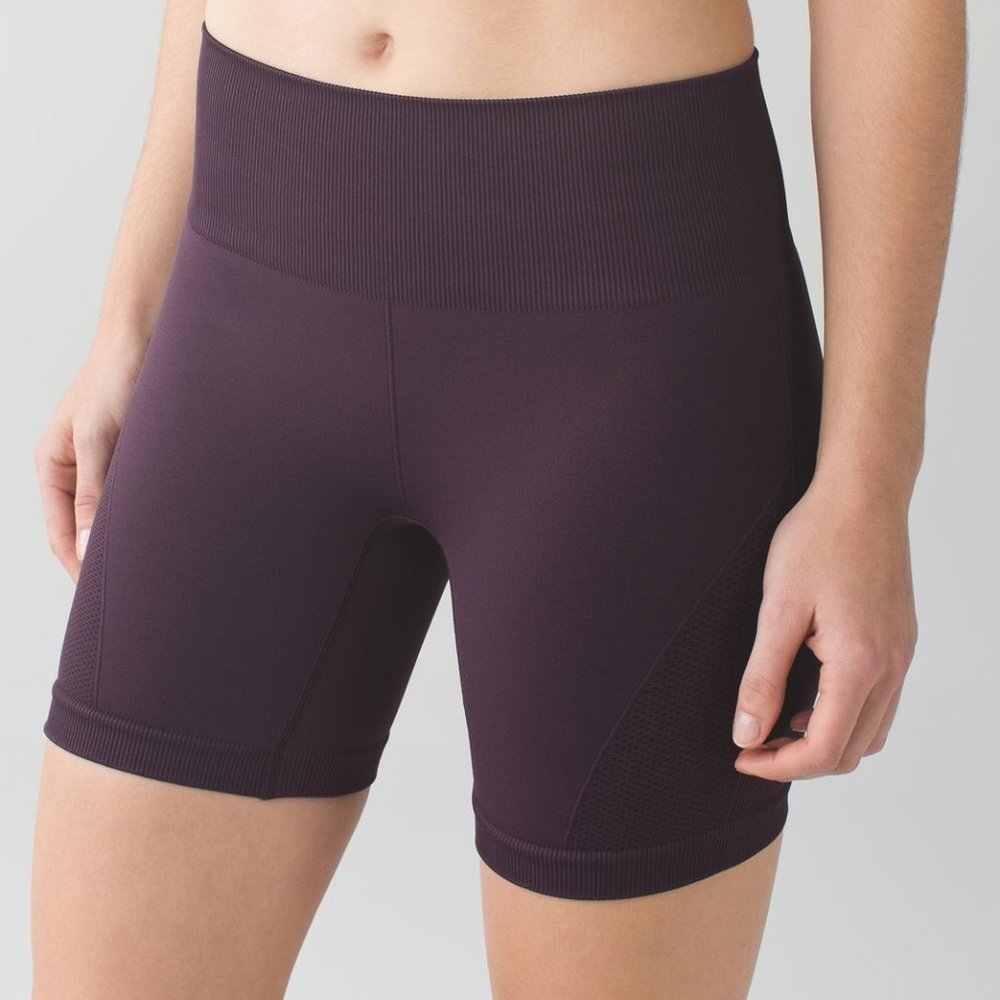 SOLD Like New Lululemon Sculpt Short - Black Cherry